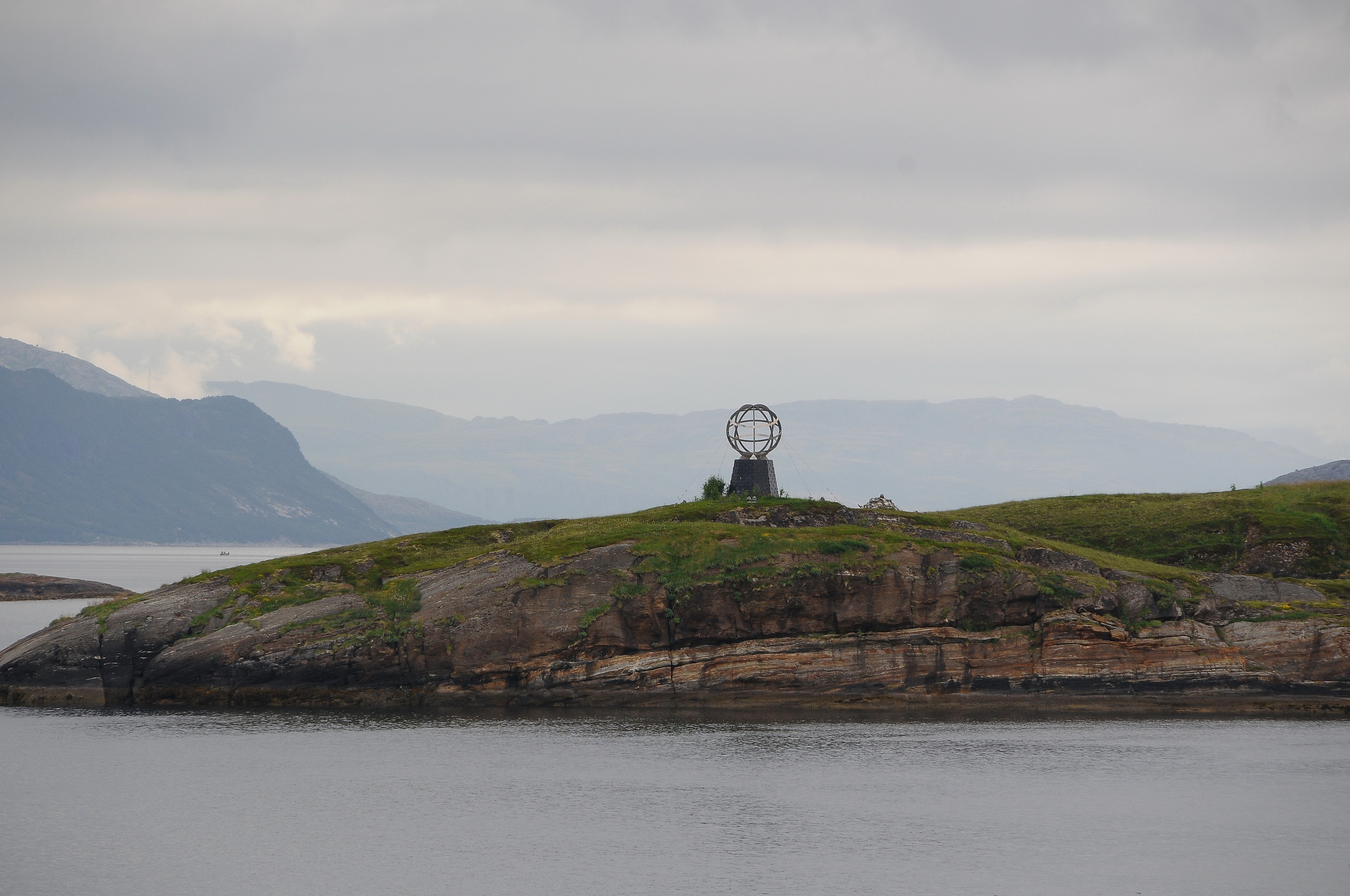 Polarkreisüberquerung mit der Hurtigruten MS Midnatsol